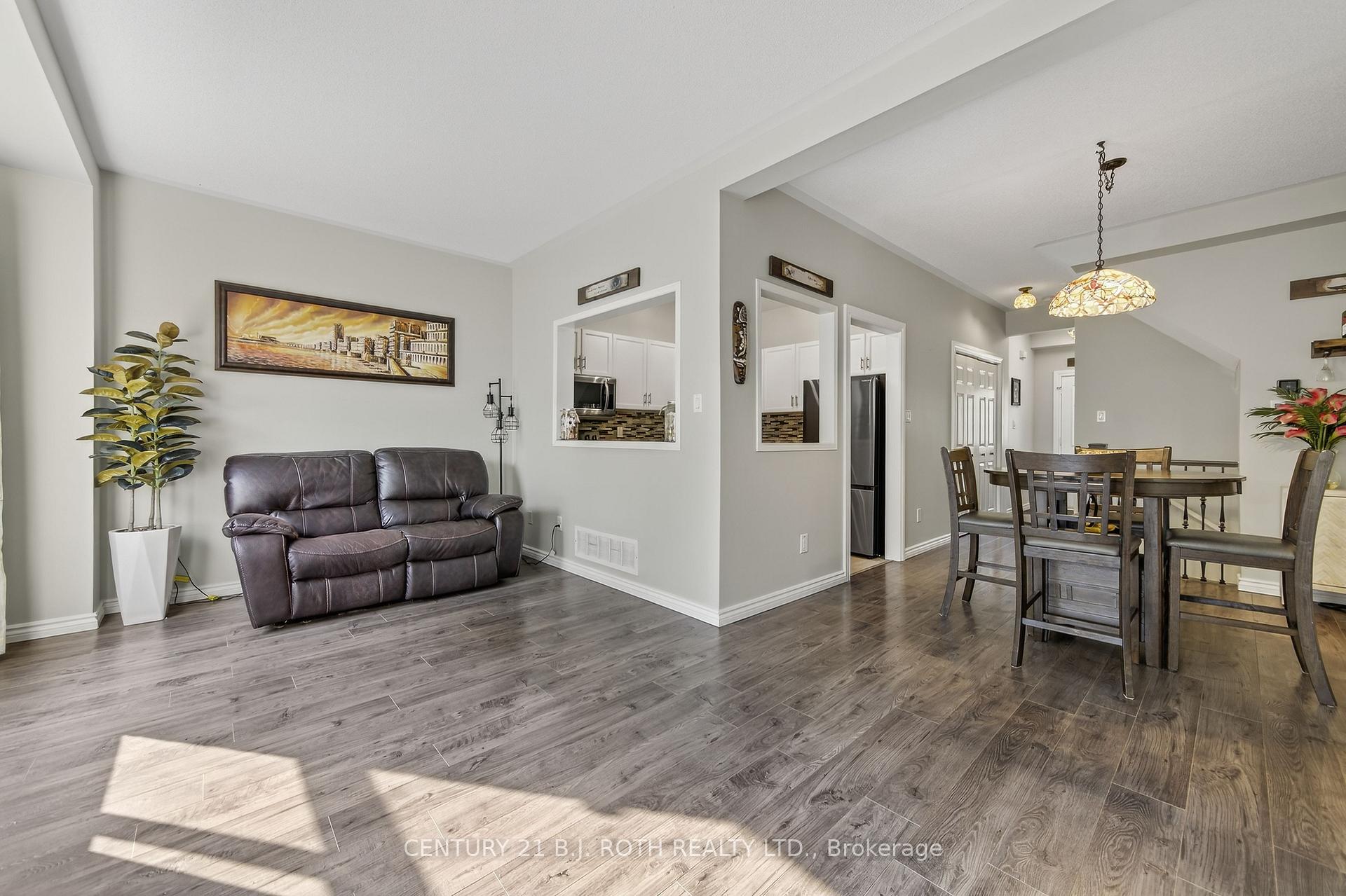 Photo 9 of 80 Bruce Crescent, Barrie, Bayshore — HOMEH