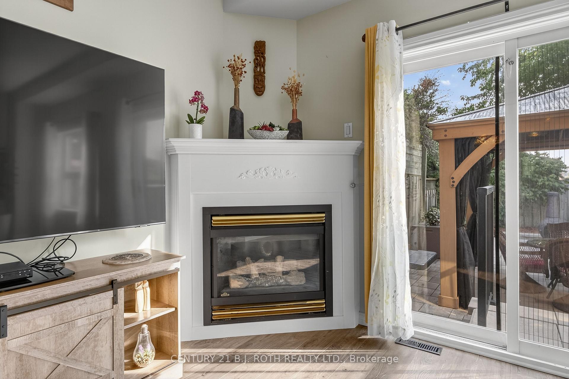 Photo 11 of 80 Bruce Crescent, Barrie, Bayshore — HOMEH