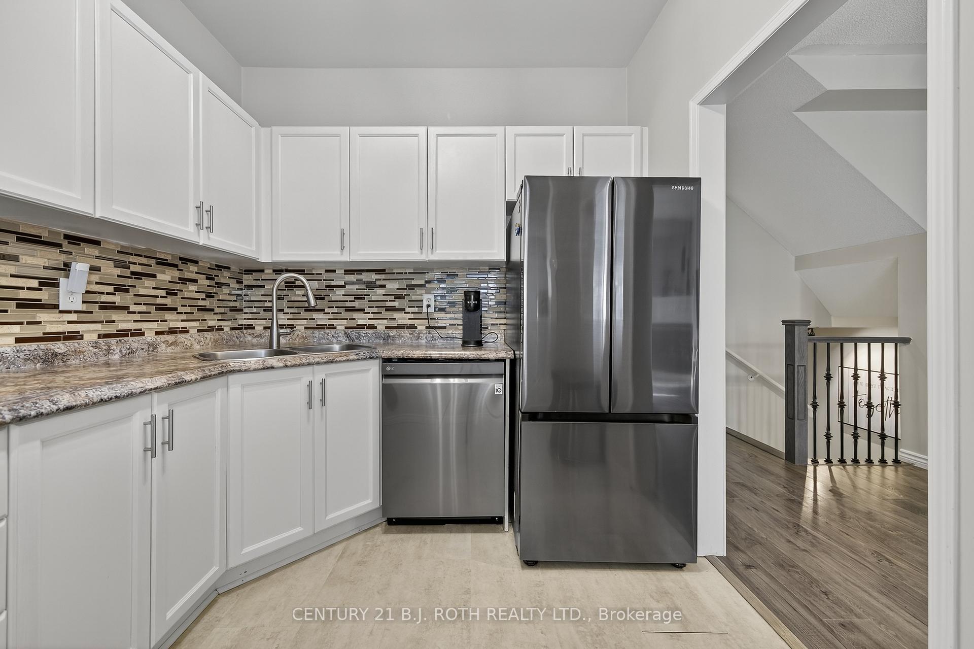 Photo 13 of 80 Bruce Crescent, Barrie, Bayshore — HOMEH