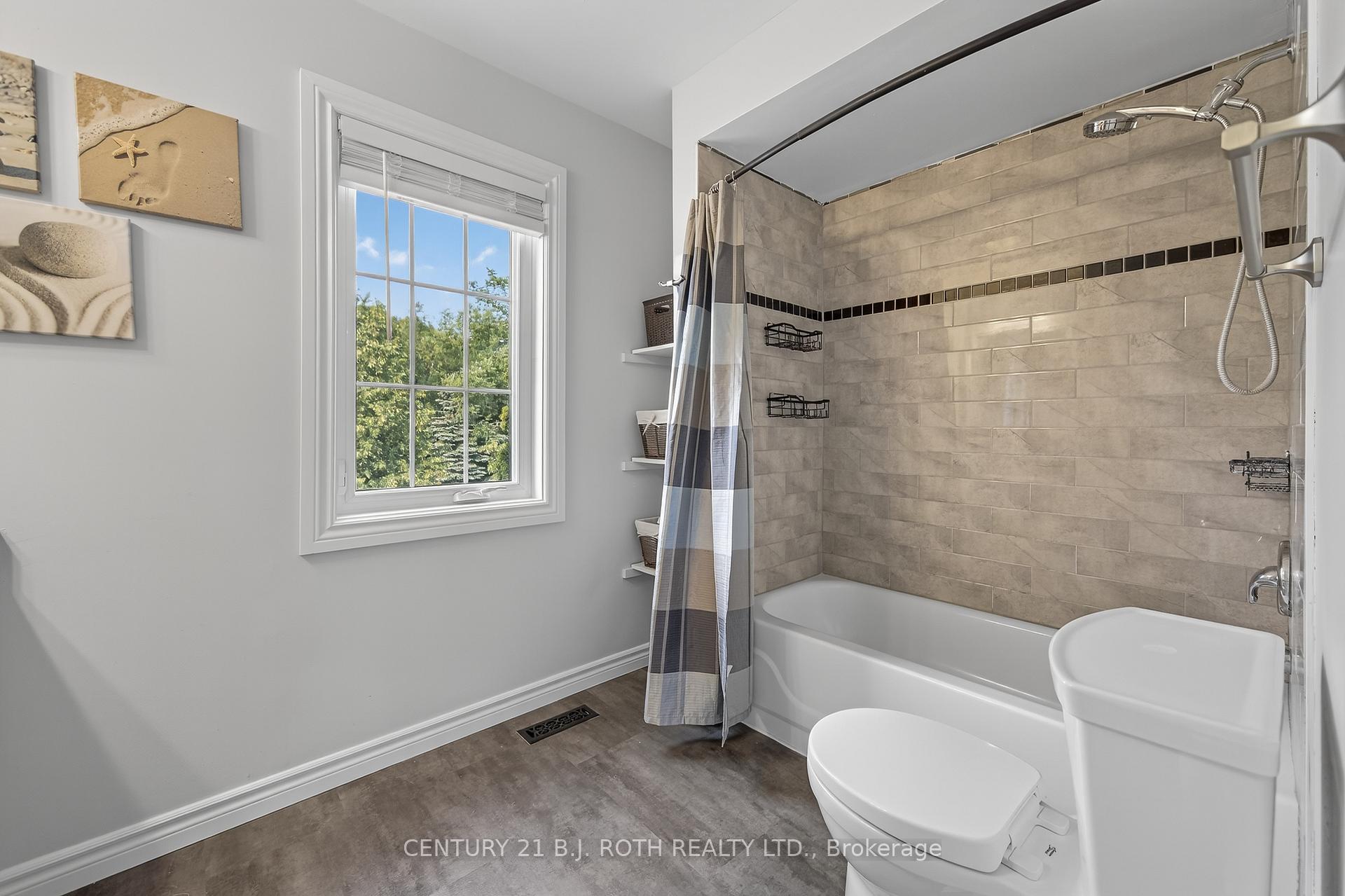 Photo 23 of 80 Bruce Crescent, Barrie, Bayshore — HOMEH