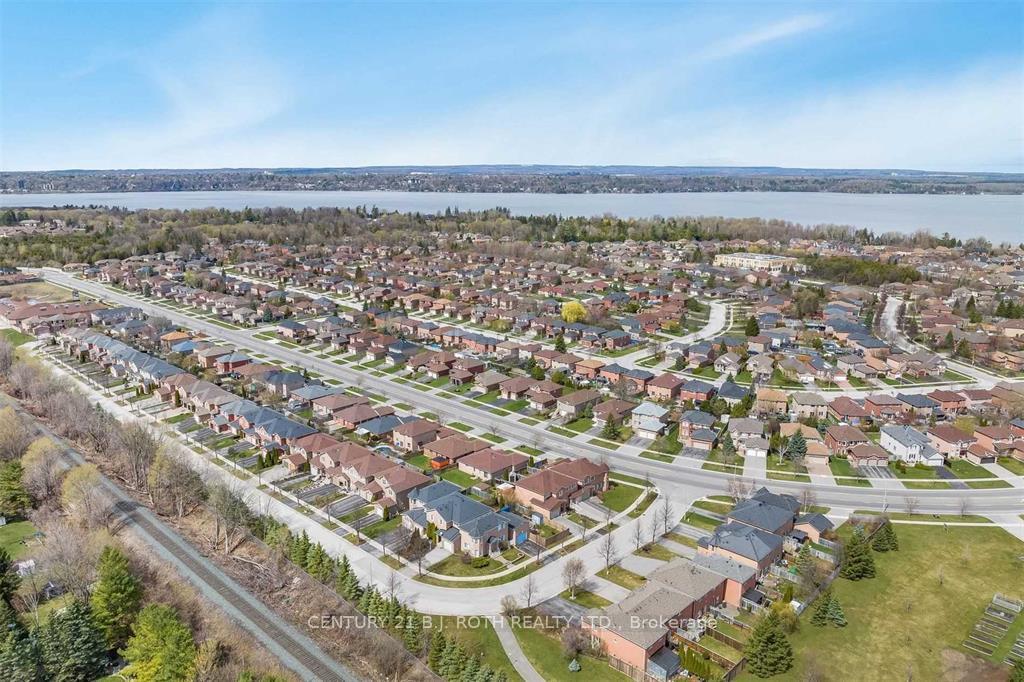 Photo 44 of 80 Bruce Crescent, Barrie, Bayshore — HOMEH