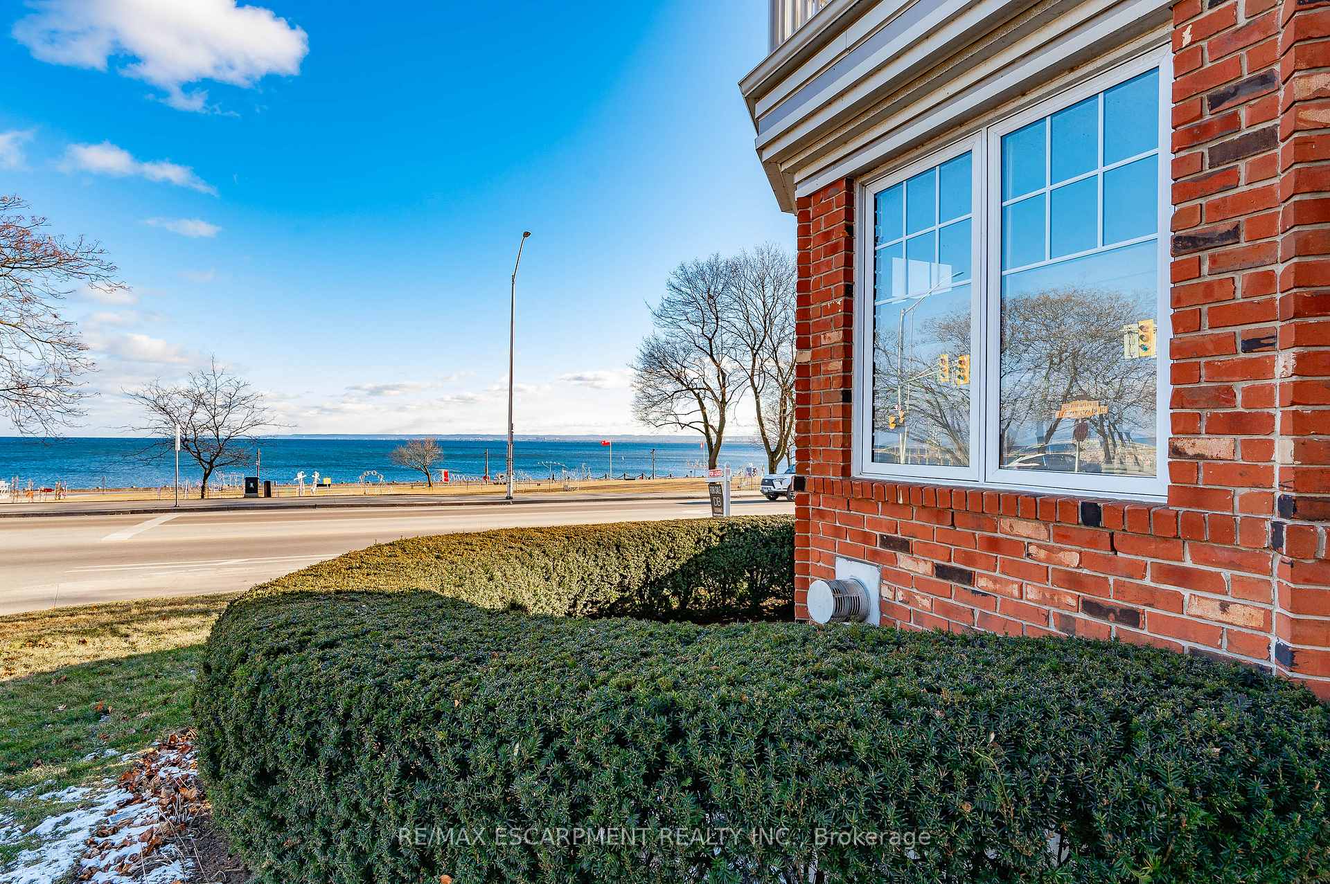 Photo 2 of Unit UPPER, 1397 Lakeshore Road, Burlington, Brant — HOMEH