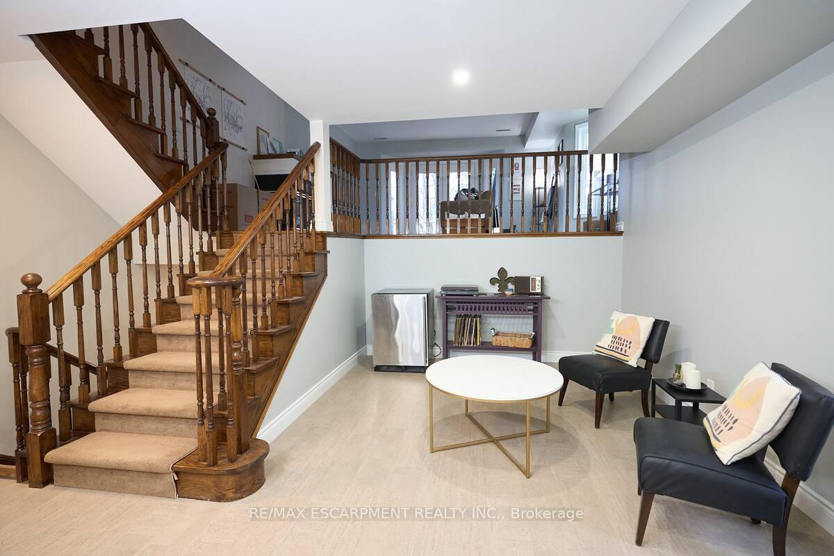 Photo 9 of Unit UPPER, 1397 Lakeshore Road, Burlington, Brant — HOMEH