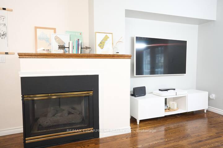 Photo 13 of Unit UPPER, 1397 Lakeshore Road, Burlington, Brant — HOMEH
