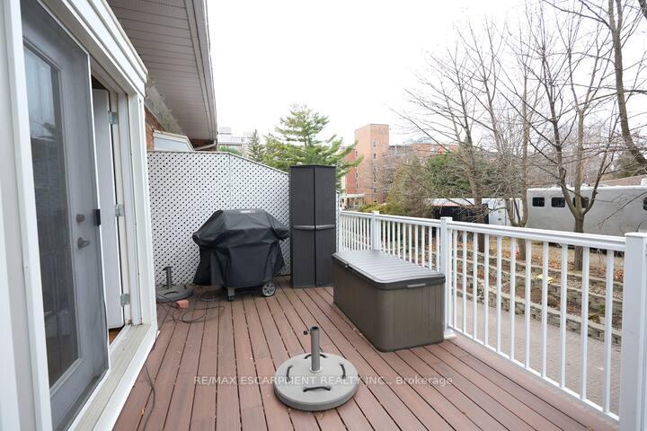 Photo 15 of Unit UPPER, 1397 Lakeshore Road, Burlington, Brant — HOMEH