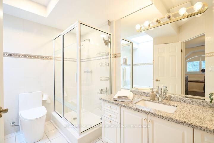 Photo 19 of Unit UPPER, 1397 Lakeshore Road, Burlington, Brant — HOMEH