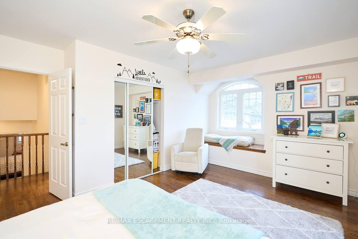 Photo 21 of Unit UPPER, 1397 Lakeshore Road, Burlington, Brant — HOMEH