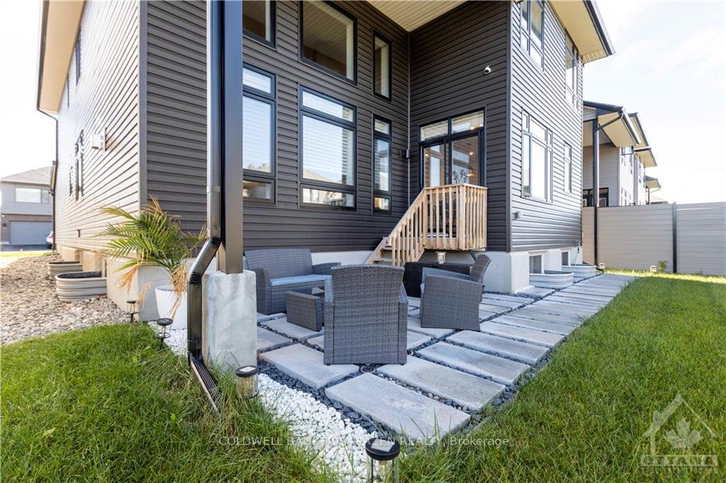 Photo 23 of 29 Whooping Crane Ridge, Ottawa, Riverside South/Gloucester Glen — HOMEH