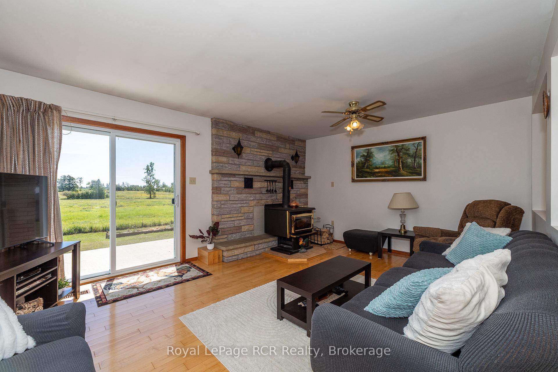 Photo 17 of 260456 Sideroad 200, Grey Highlands — HOMEH