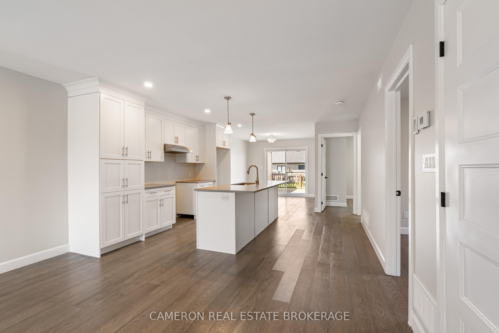 Photo 6 of 2388 Watson Crescent, Cornwall — HOMEH