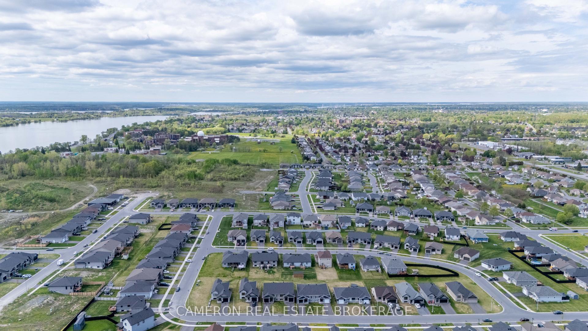 Photo 35 of 2388 Watson Crescent, Cornwall — HOMEH