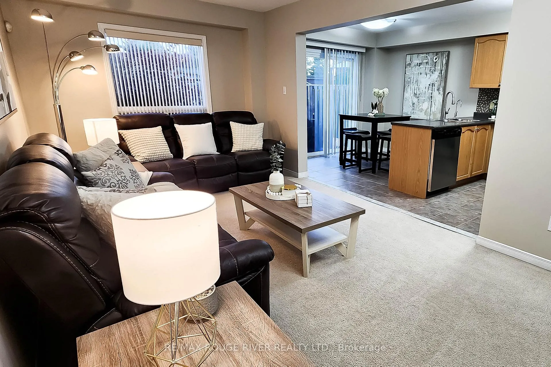Photo 5 of 74 Meadow Wood Crescent, Hamilton, Stoney Creek Mountain — HOMEH