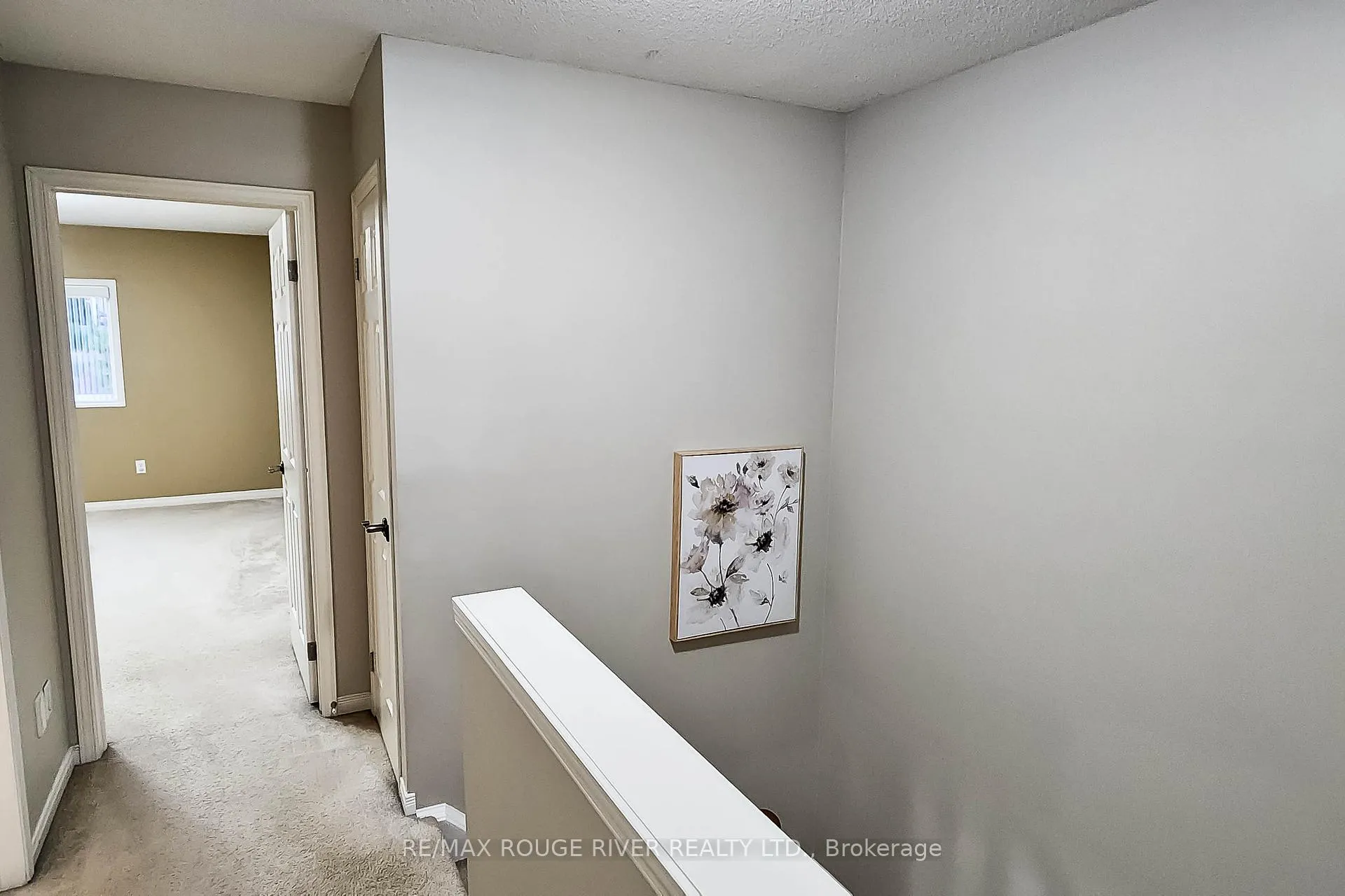 Photo 13 of 74 Meadow Wood Crescent, Hamilton, Stoney Creek Mountain — HOMEH