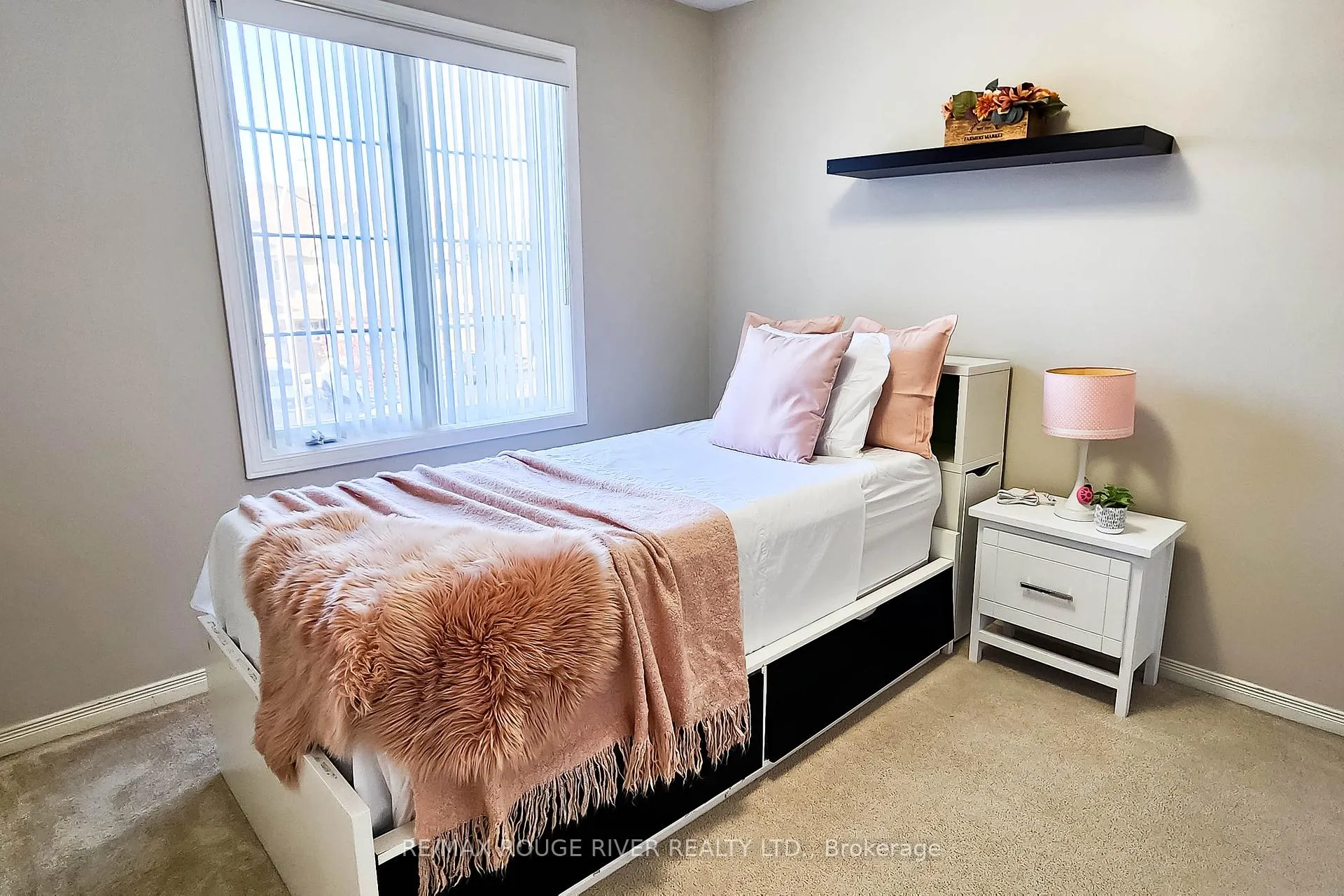 Photo 17 of 74 Meadow Wood Crescent, Hamilton, Stoney Creek Mountain — HOMEH