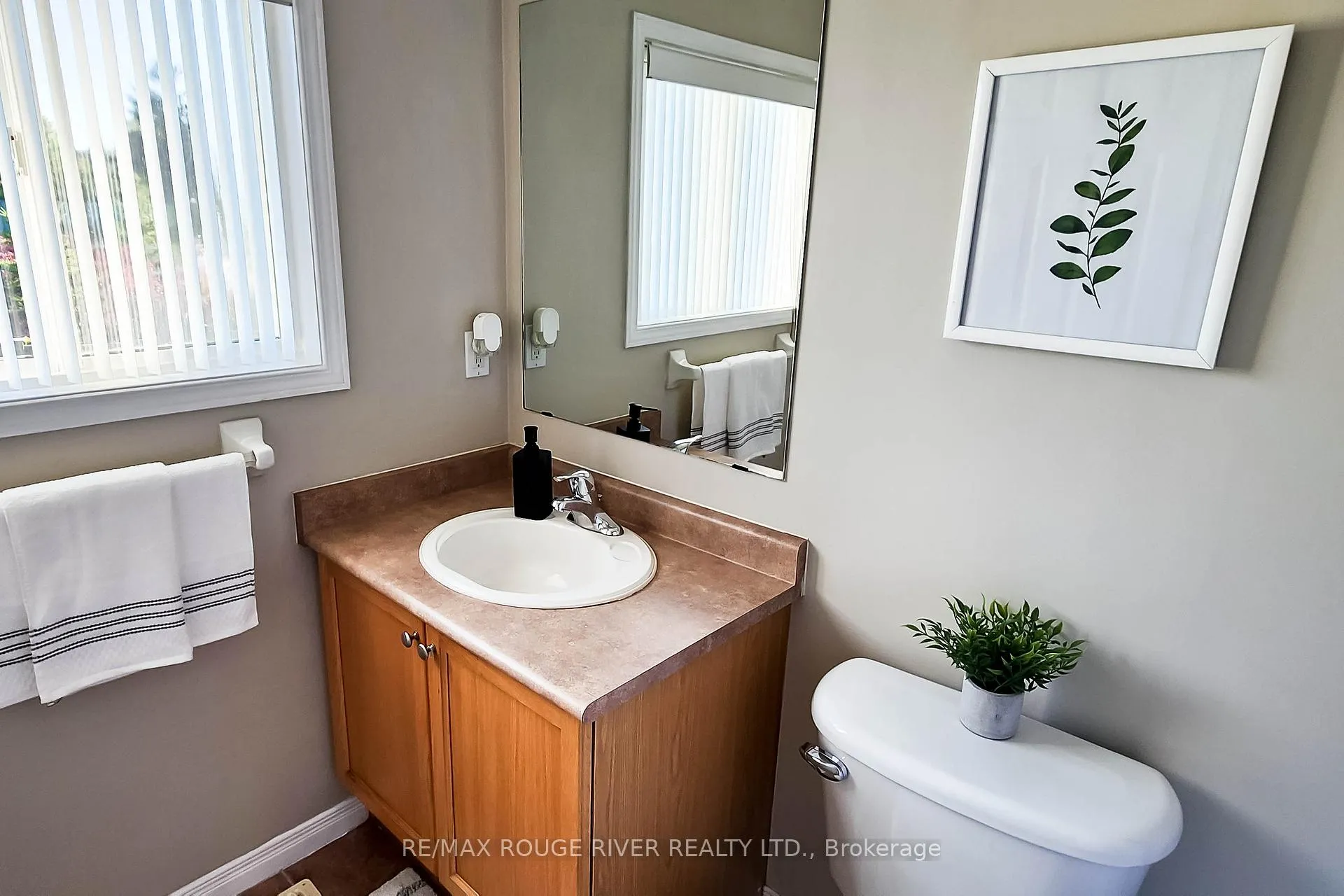Photo 22 of 74 Meadow Wood Crescent, Hamilton, Stoney Creek Mountain — HOMEH