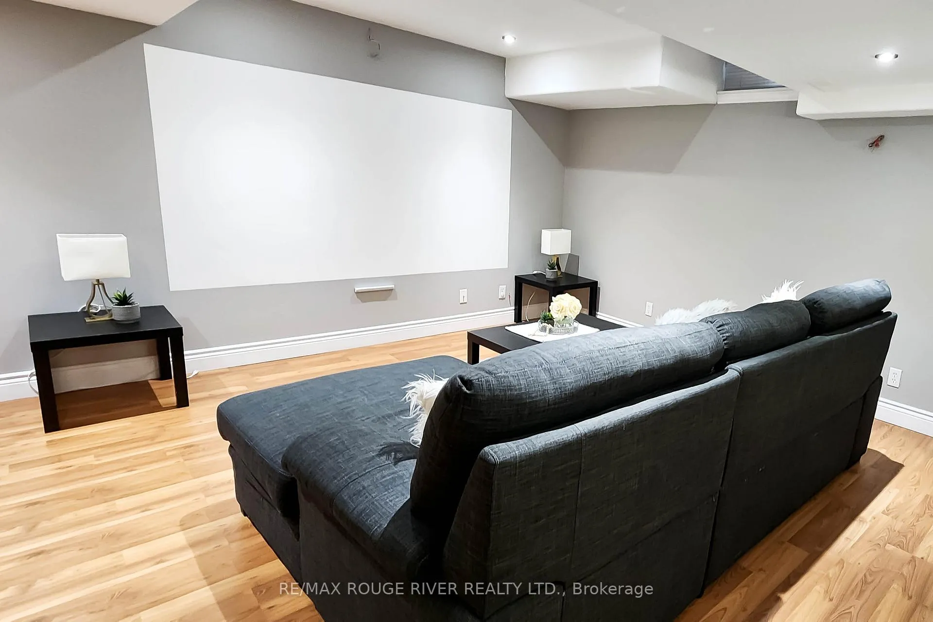 Photo 25 of 74 Meadow Wood Crescent, Hamilton, Stoney Creek Mountain — HOMEH