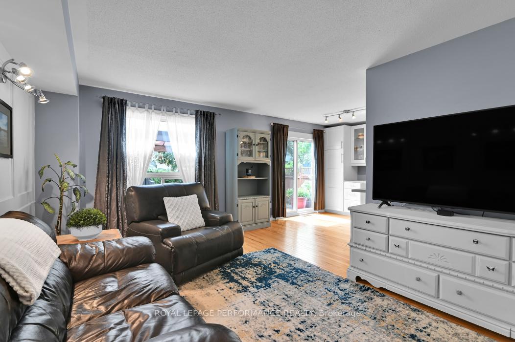 Photo 5 of 81 Armagh Way, Ottawa, Barrhaven - Longfields — HOMEH
