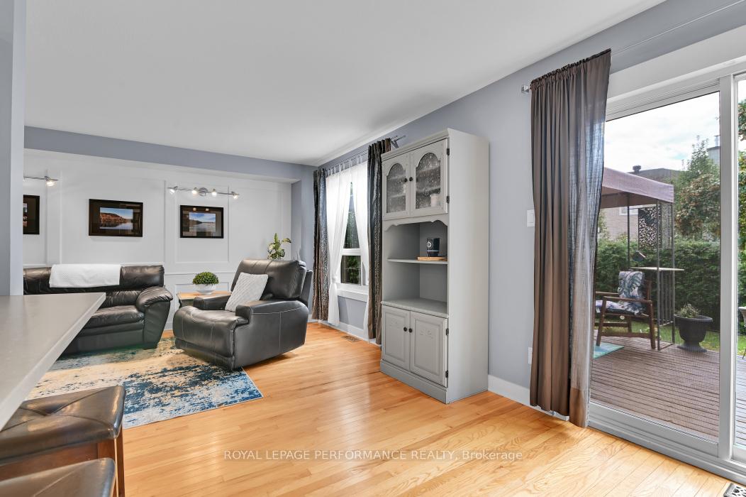 Photo 9 of 81 Armagh Way, Ottawa, Barrhaven - Longfields — HOMEH