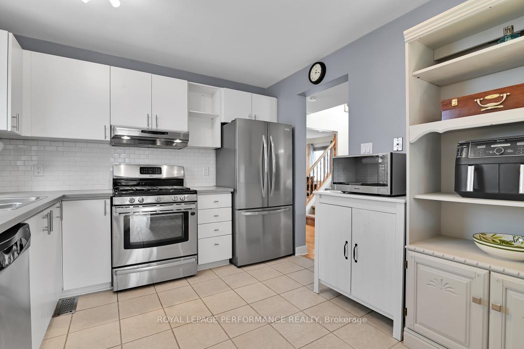 Photo 10 of 81 Armagh Way, Ottawa, Barrhaven - Longfields — HOMEH