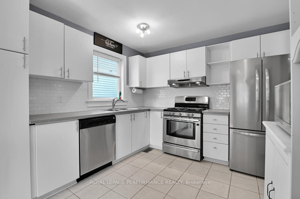 Photo 11 of 81 Armagh Way, Ottawa, Barrhaven - Longfields — HOMEH