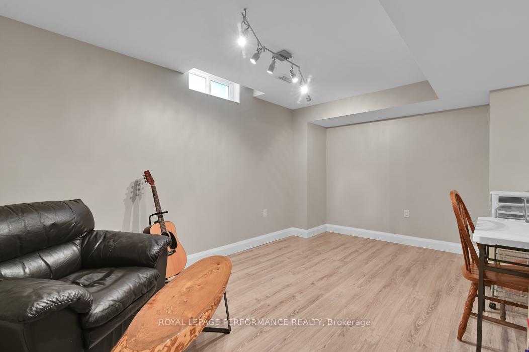 Photo 19 of 81 Armagh Way, Ottawa, Barrhaven - Longfields — HOMEH