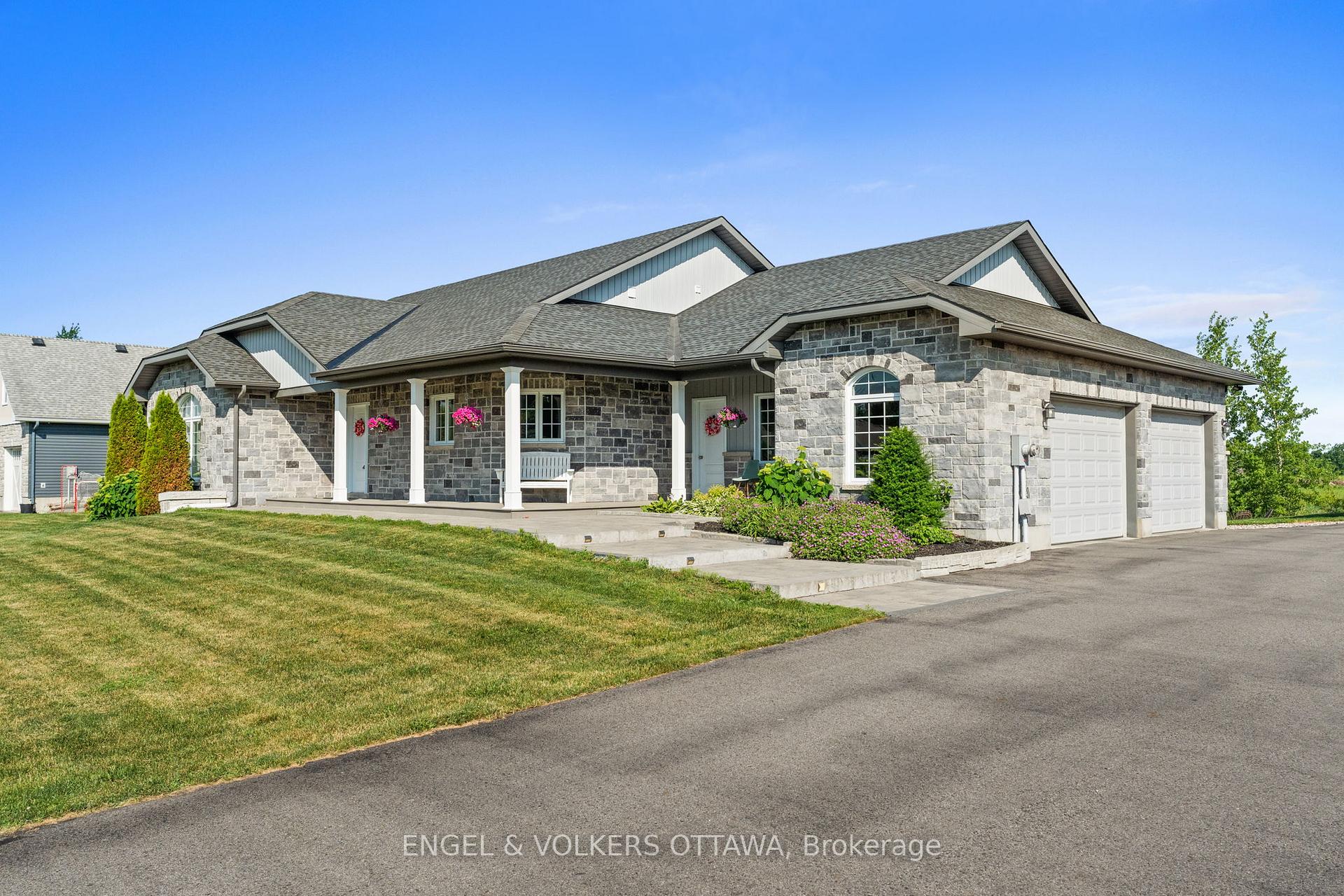 Photo 2 of 5567 Lombardy Drive, Ottawa, Osgoode — HOMEH