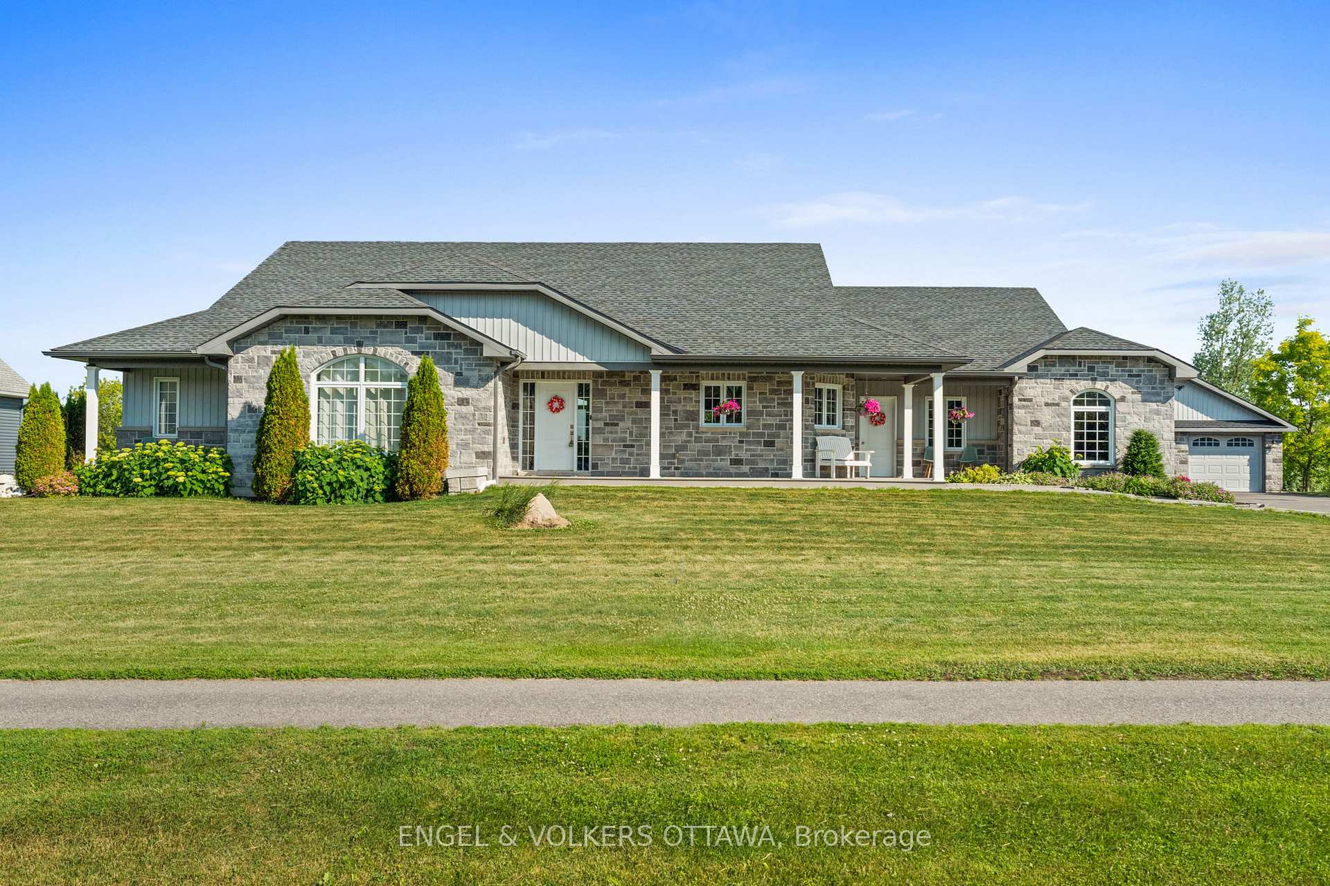 Photo 3 of 5567 Lombardy Drive, Ottawa, Osgoode — HOMEH