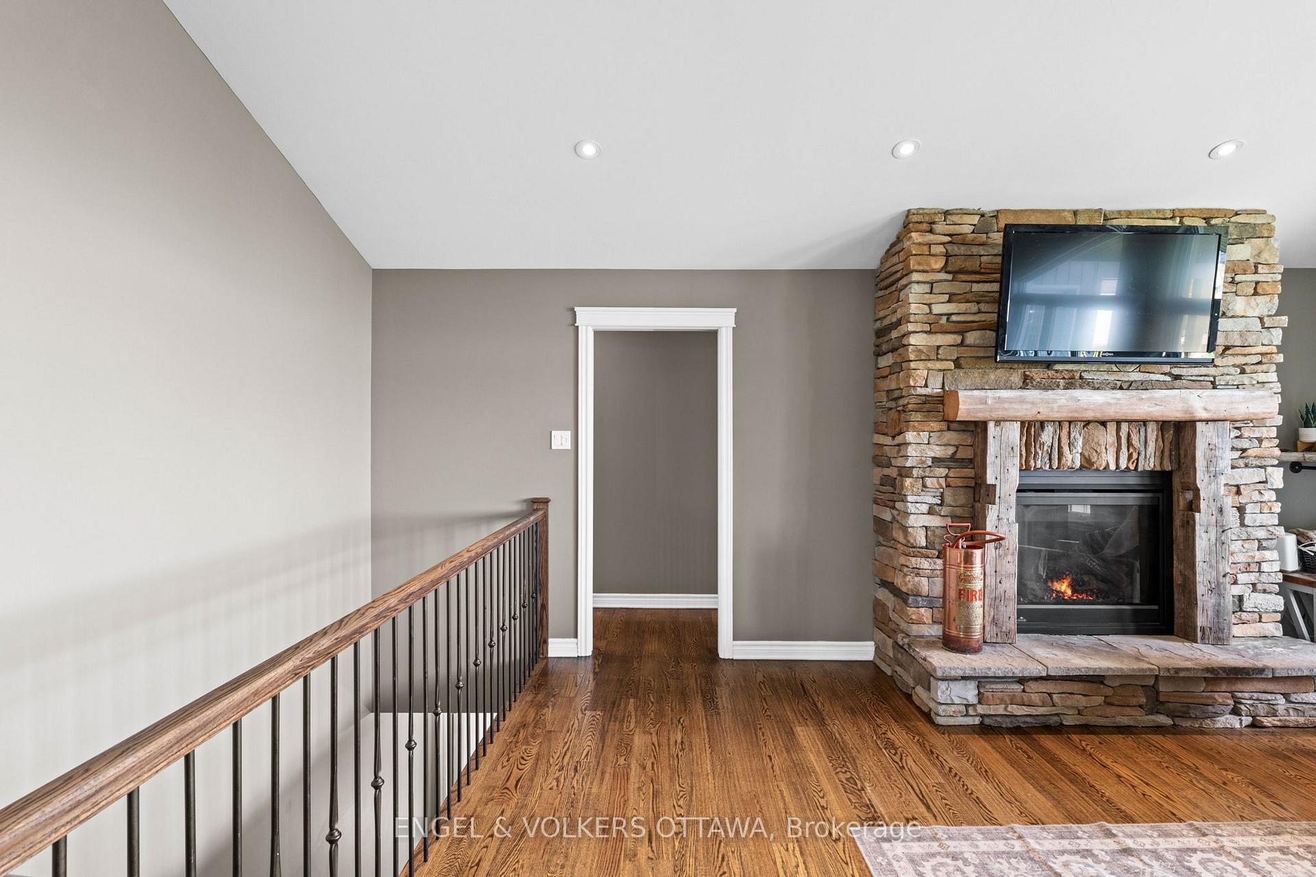 Photo 18 of 5567 Lombardy Drive, Ottawa, Osgoode — HOMEH