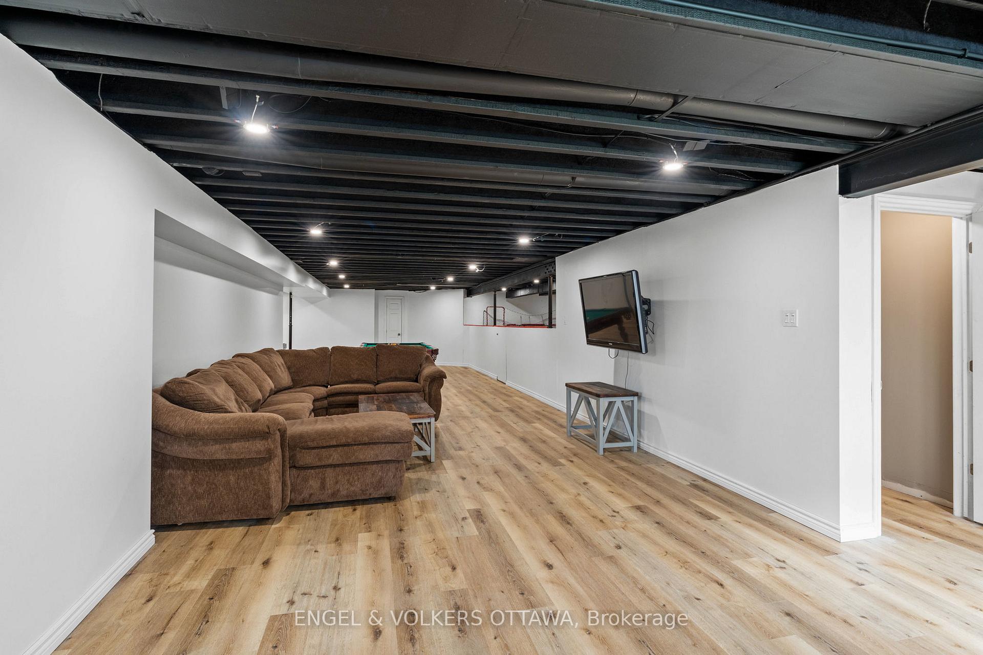Photo 32 of 5567 Lombardy Drive, Ottawa, Osgoode — HOMEH