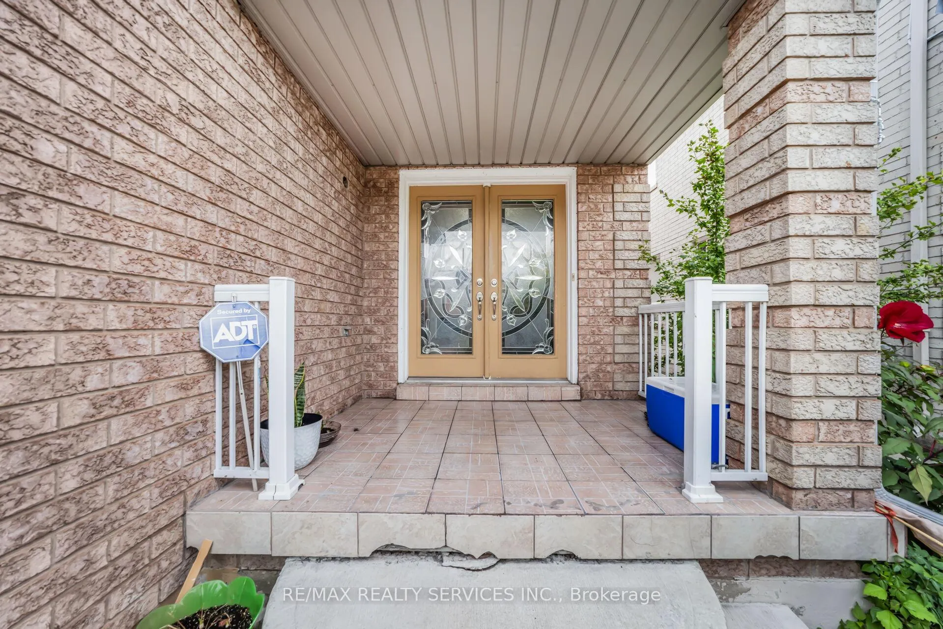 Photo 8 of 12 Roadmaster Lane, Brampton, Fletcher's Meadow — HOMEH