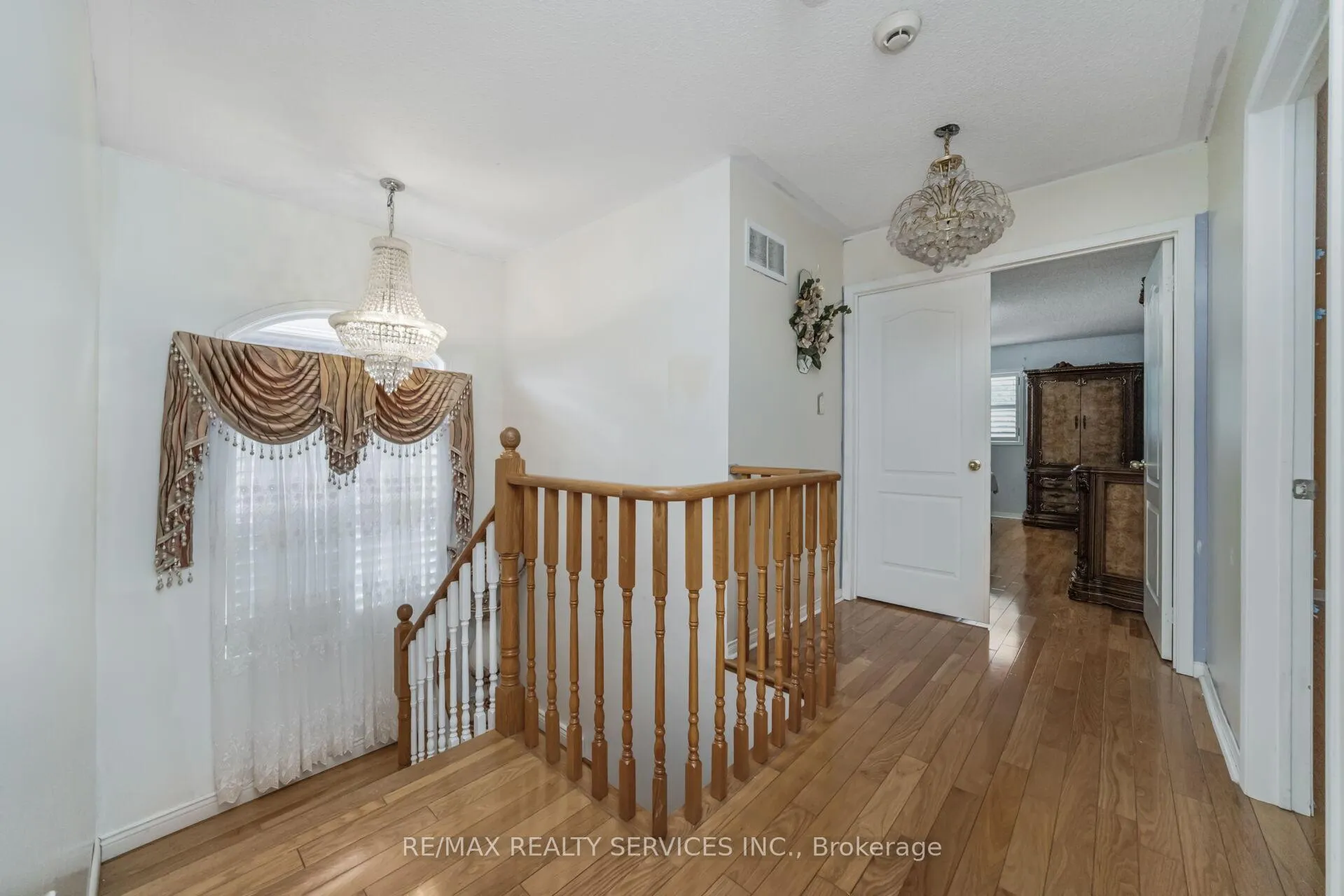 Photo 47 of 12 Roadmaster Lane, Brampton, Fletcher's Meadow — HOMEH