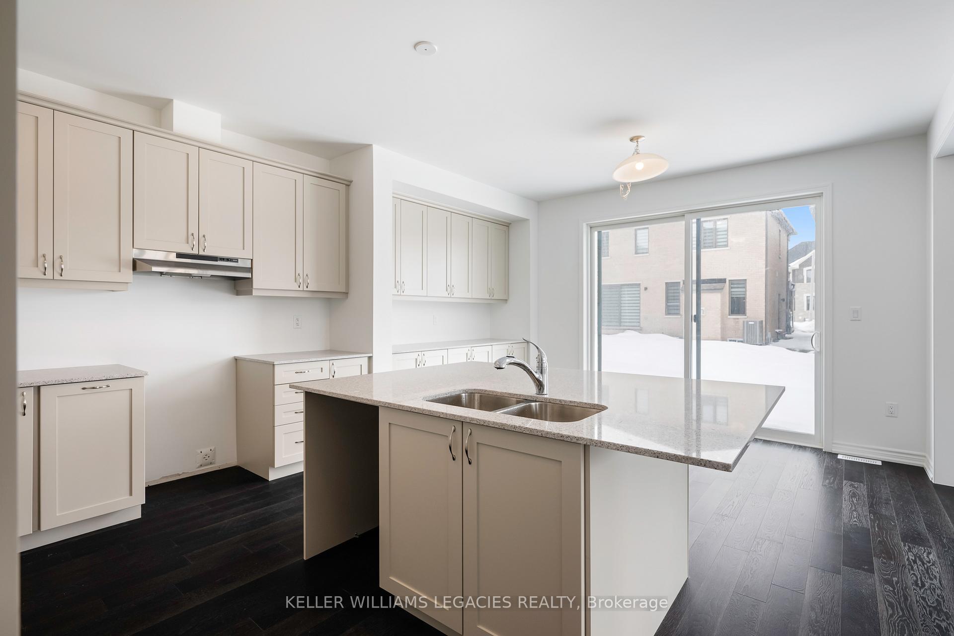 Photo 16 of 362 Madelaine Drive, Barrie, Rural Barrie Southeast — HOMEH