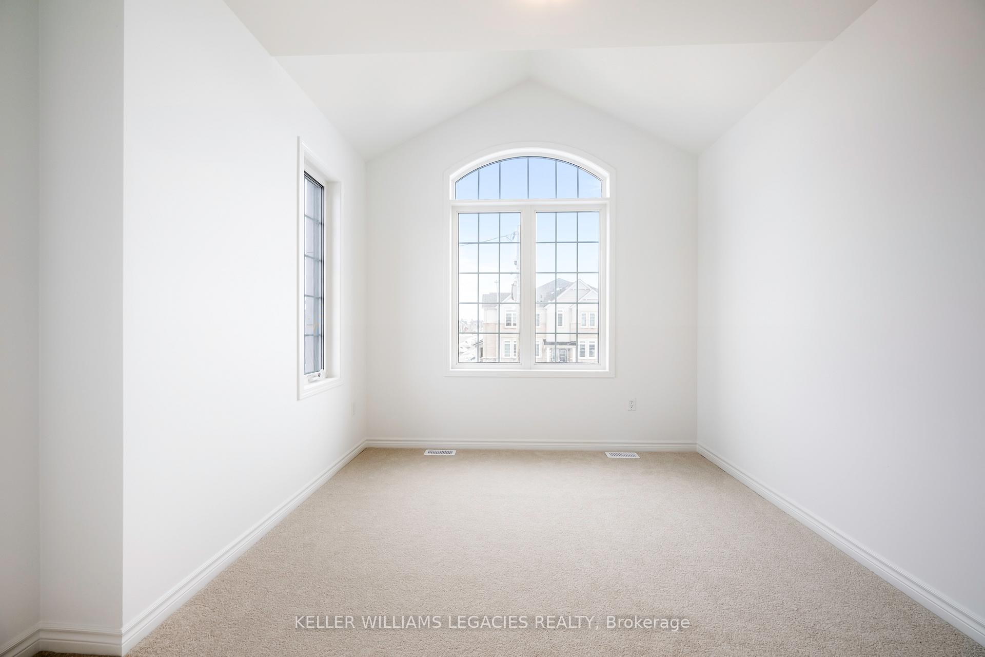 Photo 32 of 362 Madelaine Drive, Barrie, Rural Barrie Southeast — HOMEH