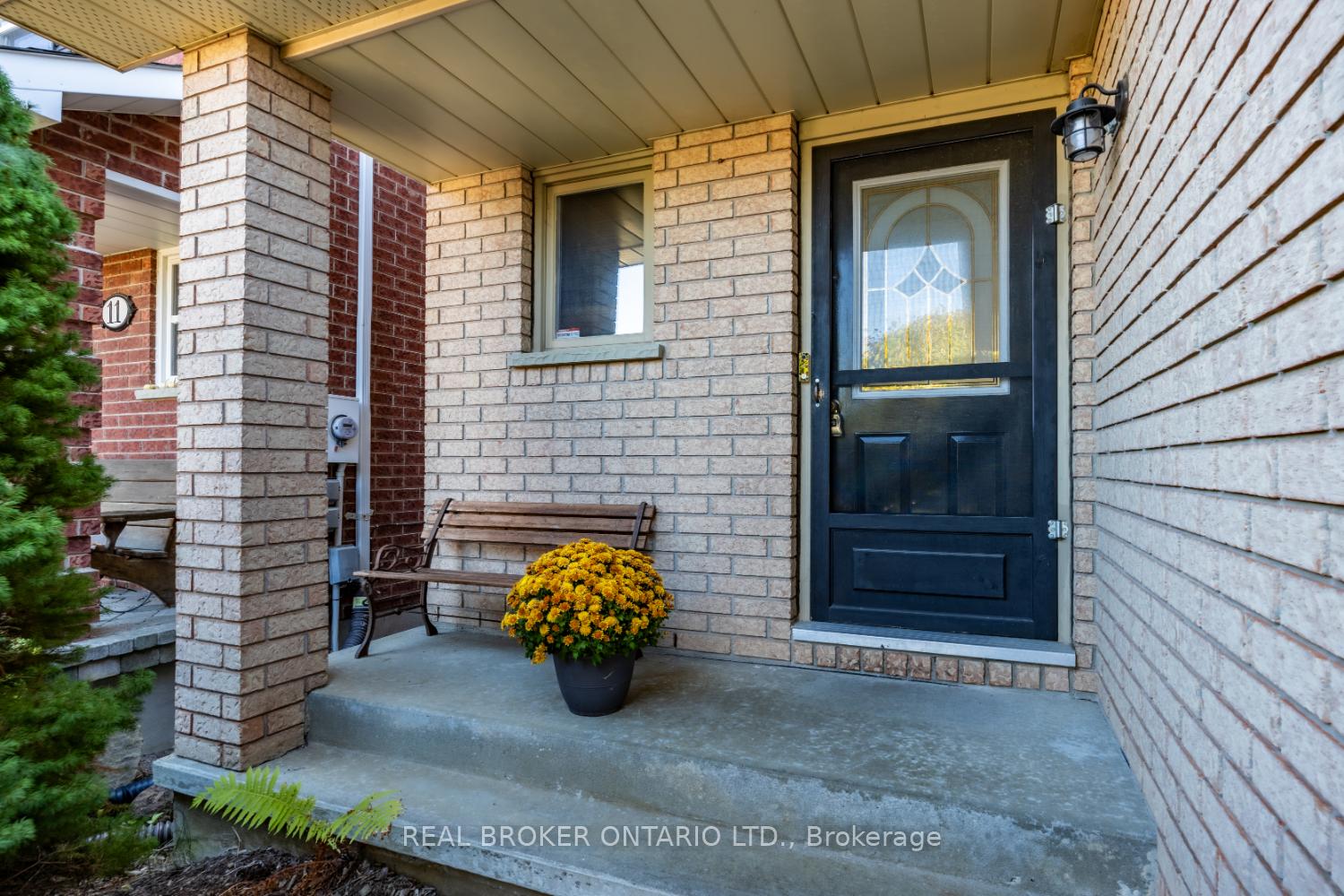 Photo 3 of 13 Fieldcrest Avenue, Clarington, Courtice — HOMEH