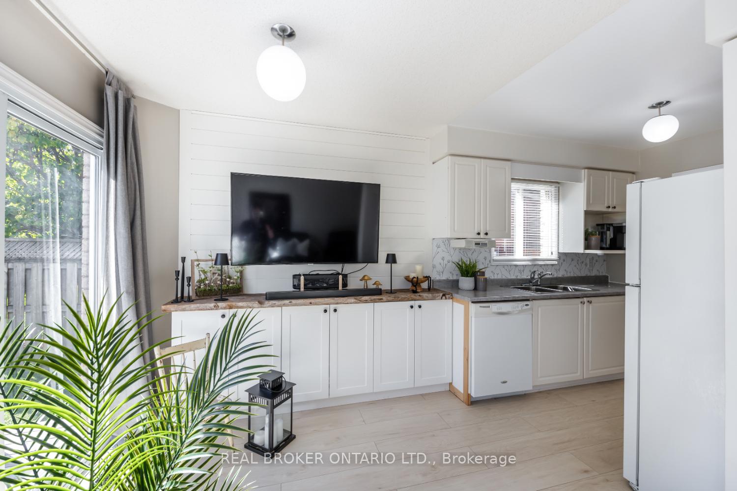 Photo 9 of 13 Fieldcrest Avenue, Clarington, Courtice — HOMEH
