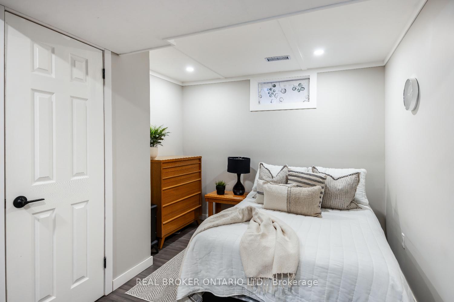 Photo 21 of 13 Fieldcrest Avenue, Clarington, Courtice — HOMEH