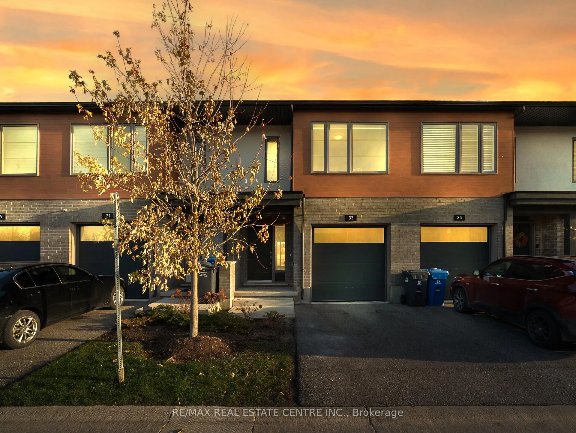 Photo 1 of 33 Steele Crescent, Guelph, St. Patrick's Ward — HOMEH