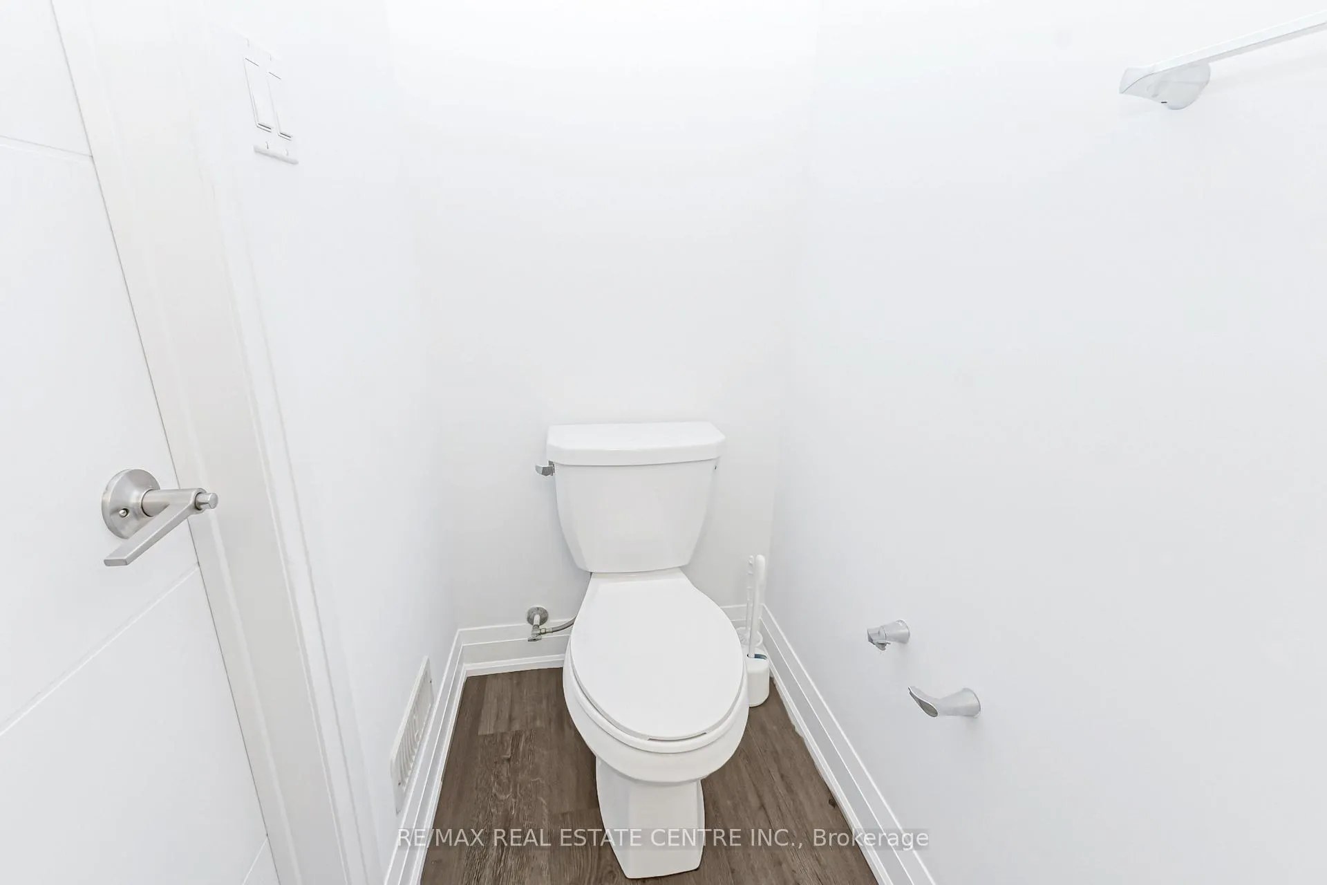 Photo 17 of 33 Steele Crescent, Guelph, St. Patrick's Ward — HOMEH