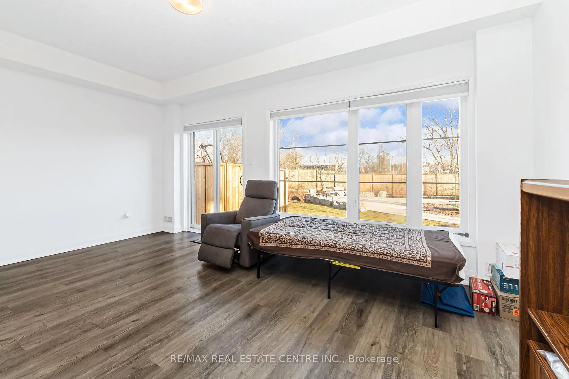 Photo 48 of 33 Steele Crescent, Guelph, St. Patrick's Ward — HOMEH