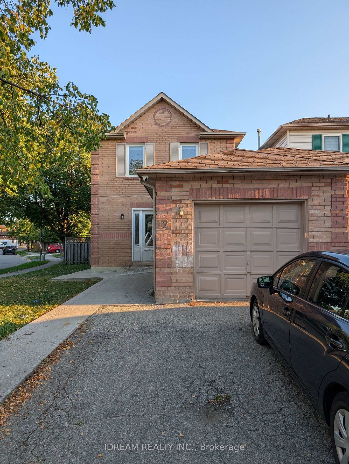 Photo 3 of Unit Upper, 12 Saddlecreek Court, Brampton, Fletcher's Creek South — HOMEH