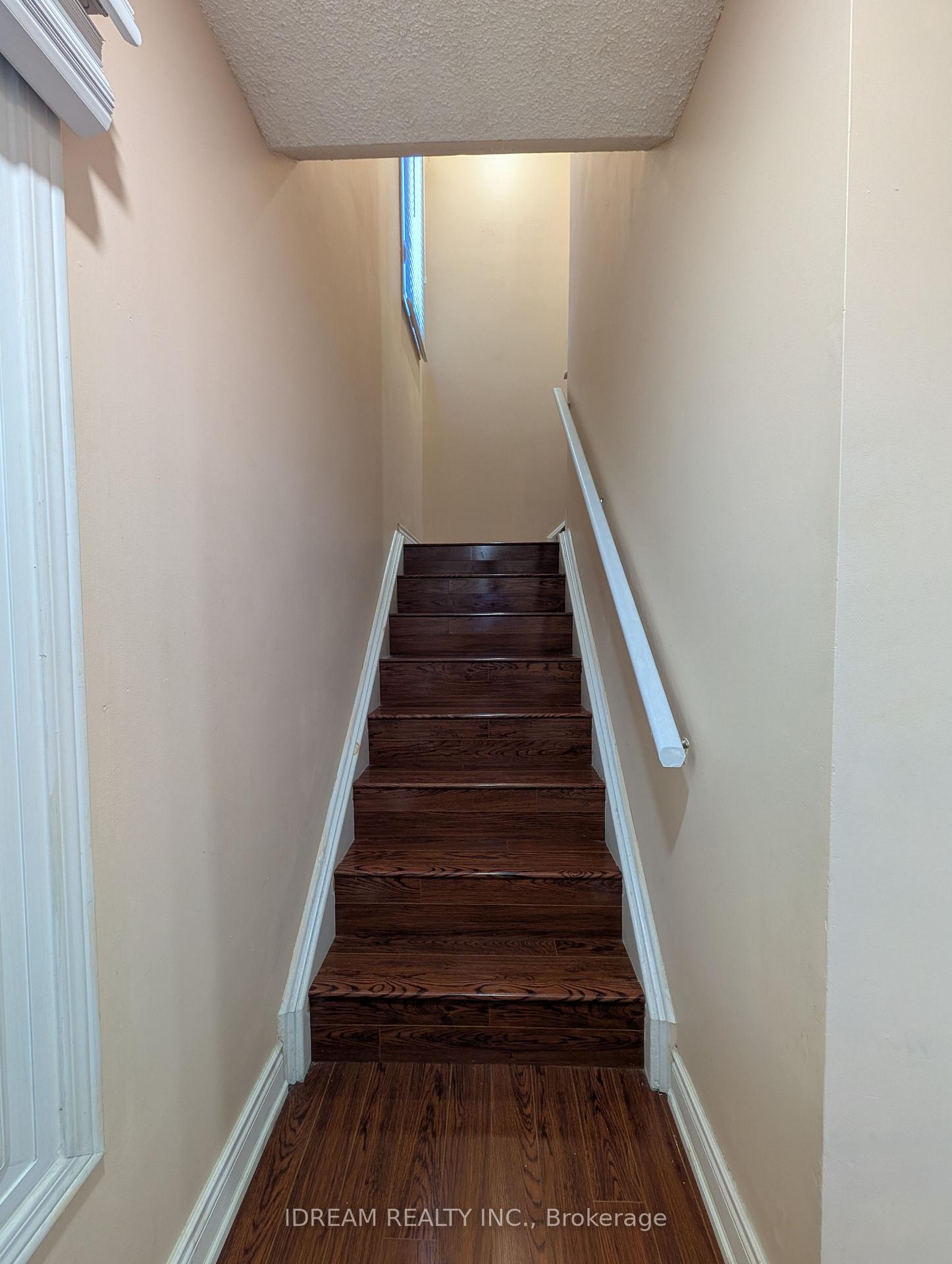 Photo 14 of Unit Upper, 12 Saddlecreek Court, Brampton, Fletcher's Creek South — HOMEH