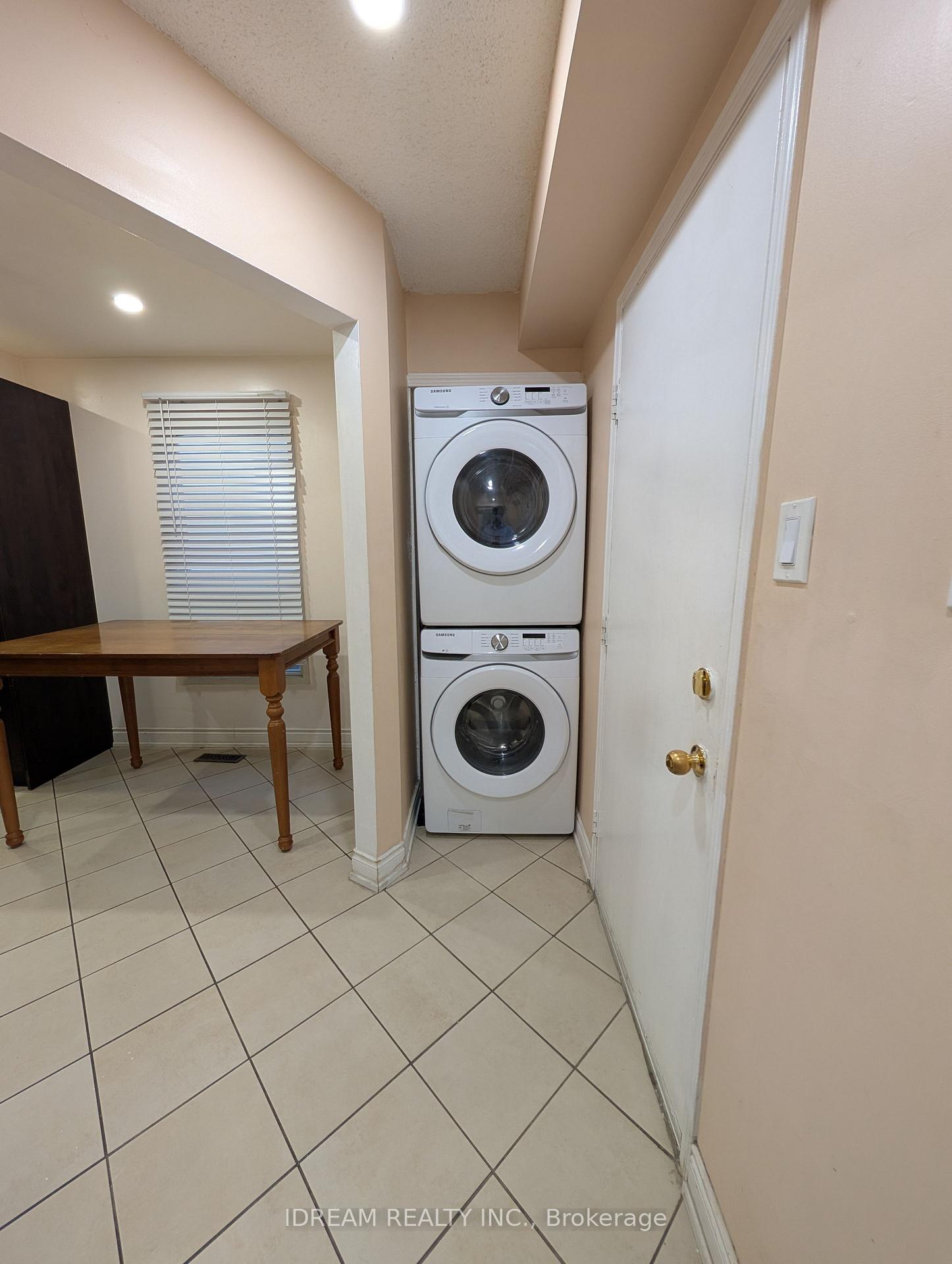 Photo 26 of Unit Upper, 12 Saddlecreek Court, Brampton, Fletcher's Creek South — HOMEH
