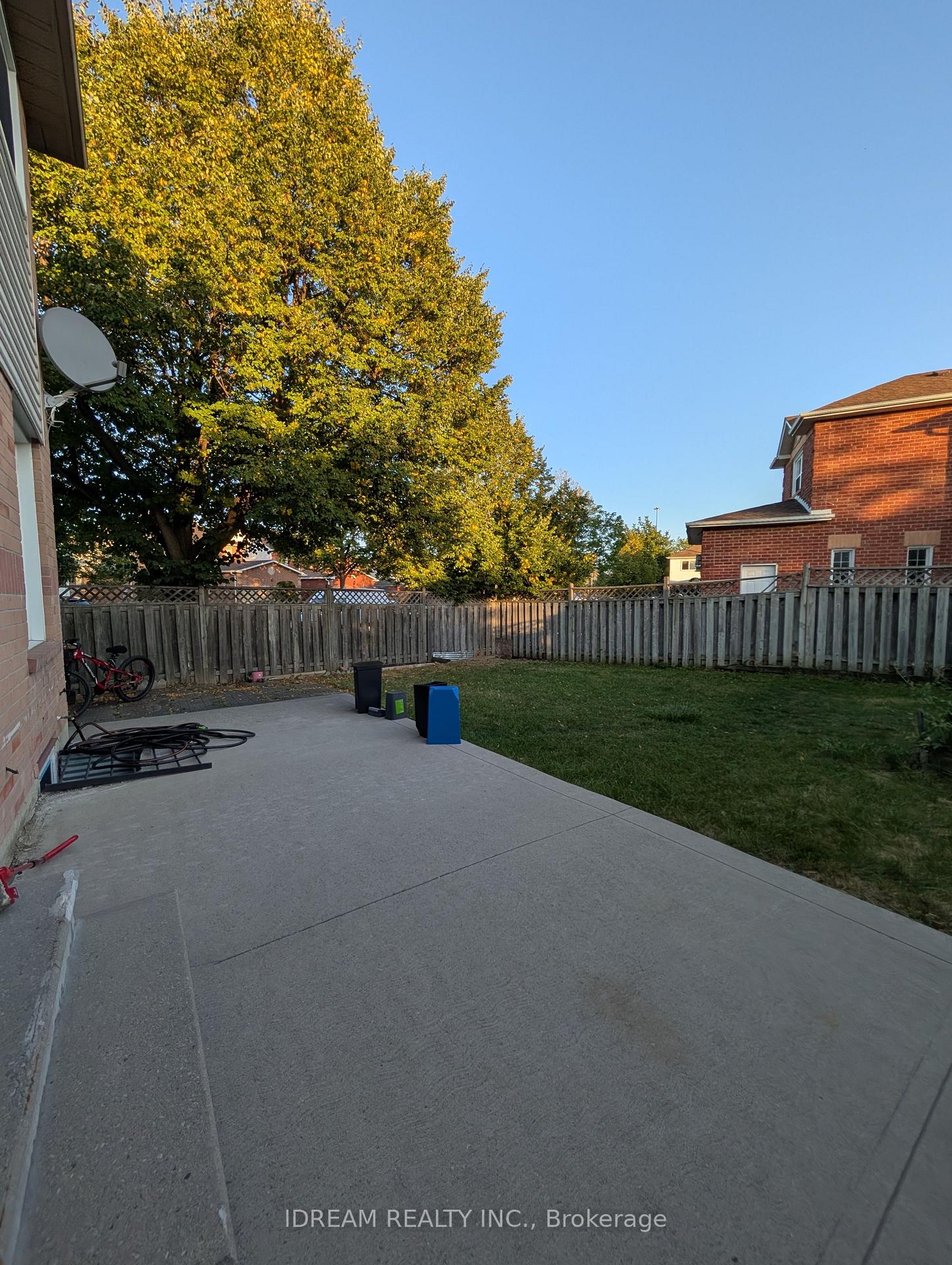 Photo 27 of Unit Upper, 12 Saddlecreek Court, Brampton, Fletcher's Creek South — HOMEH