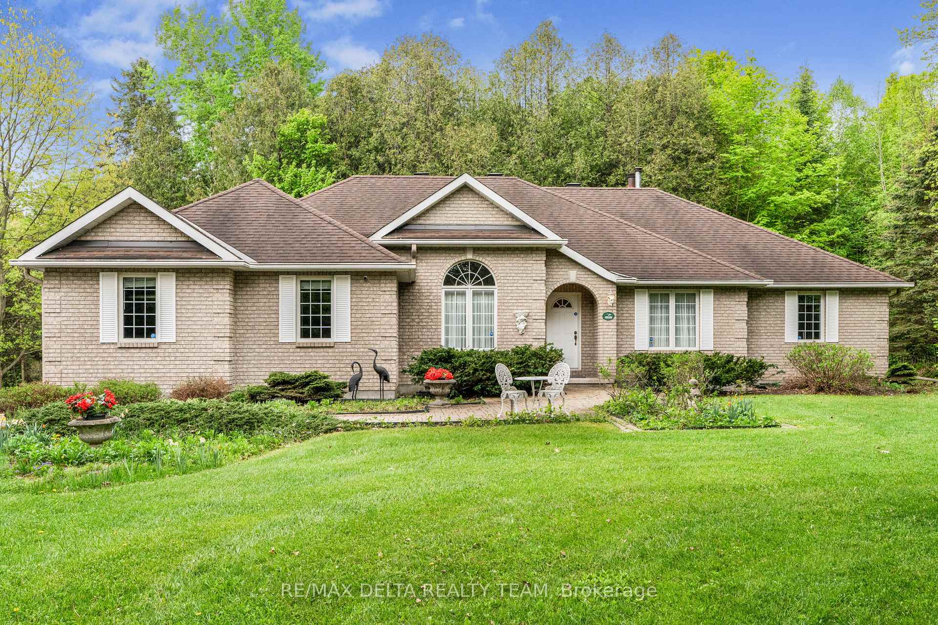 Photo 1 of 6316 Elkwood Drive, Ottawa, Greely — HOMEH