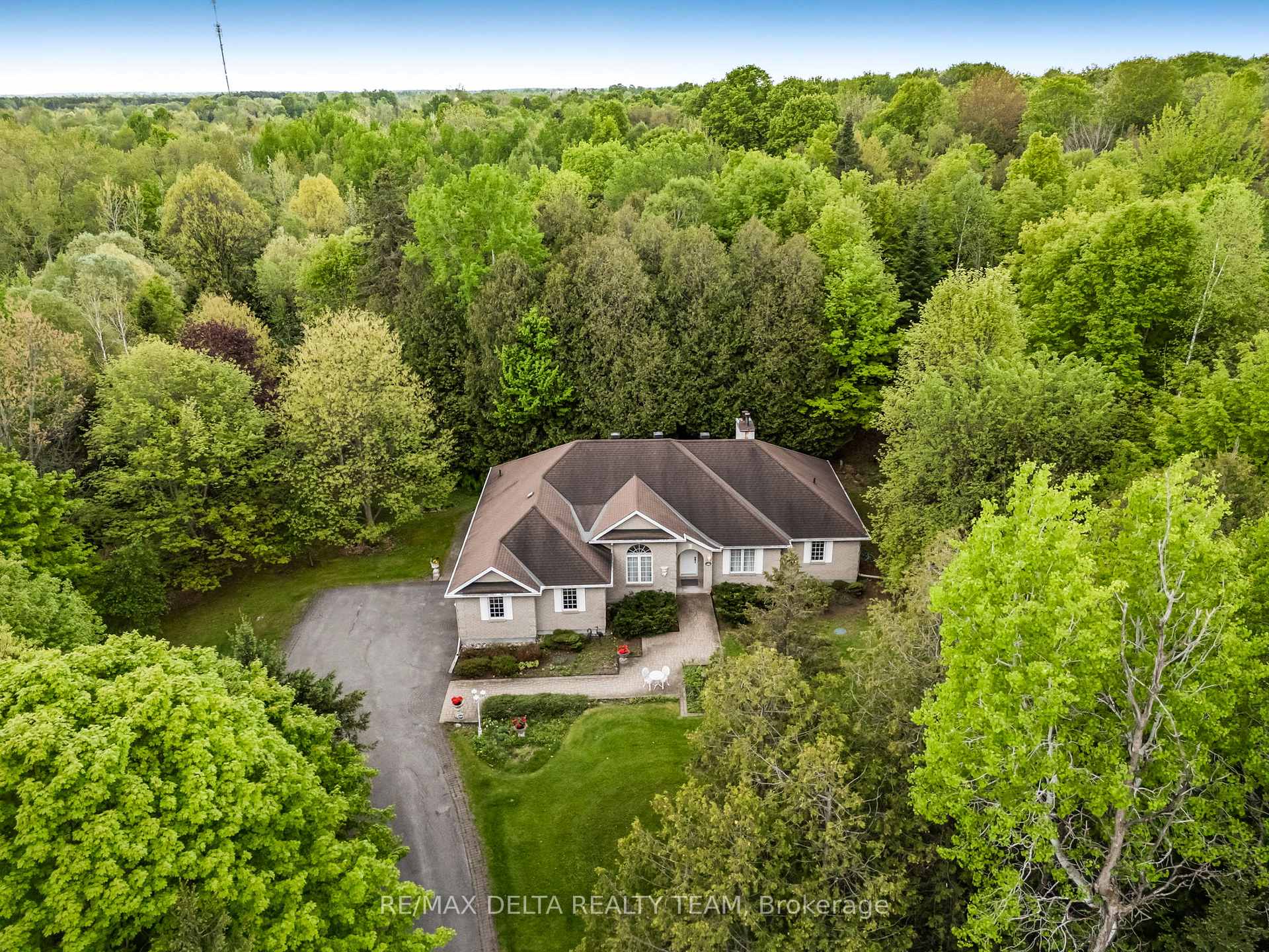 Photo 2 of 6316 Elkwood Drive, Ottawa, Greely — HOMEH