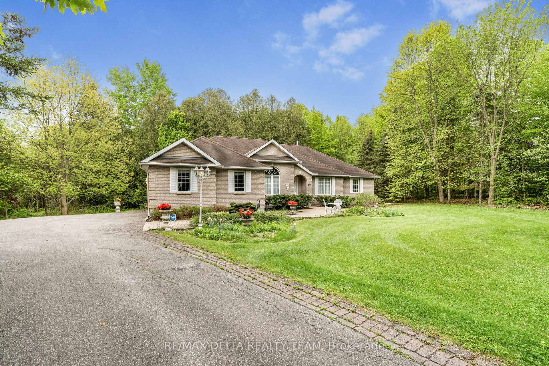 Photo 4 of 6316 Elkwood Drive, Ottawa, Greely — HOMEH