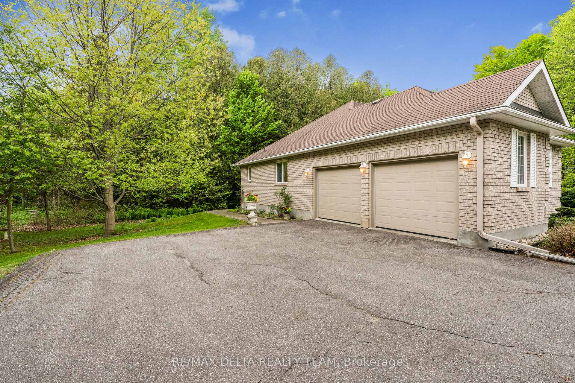 Photo 5 of 6316 Elkwood Drive, Ottawa, Greely — HOMEH