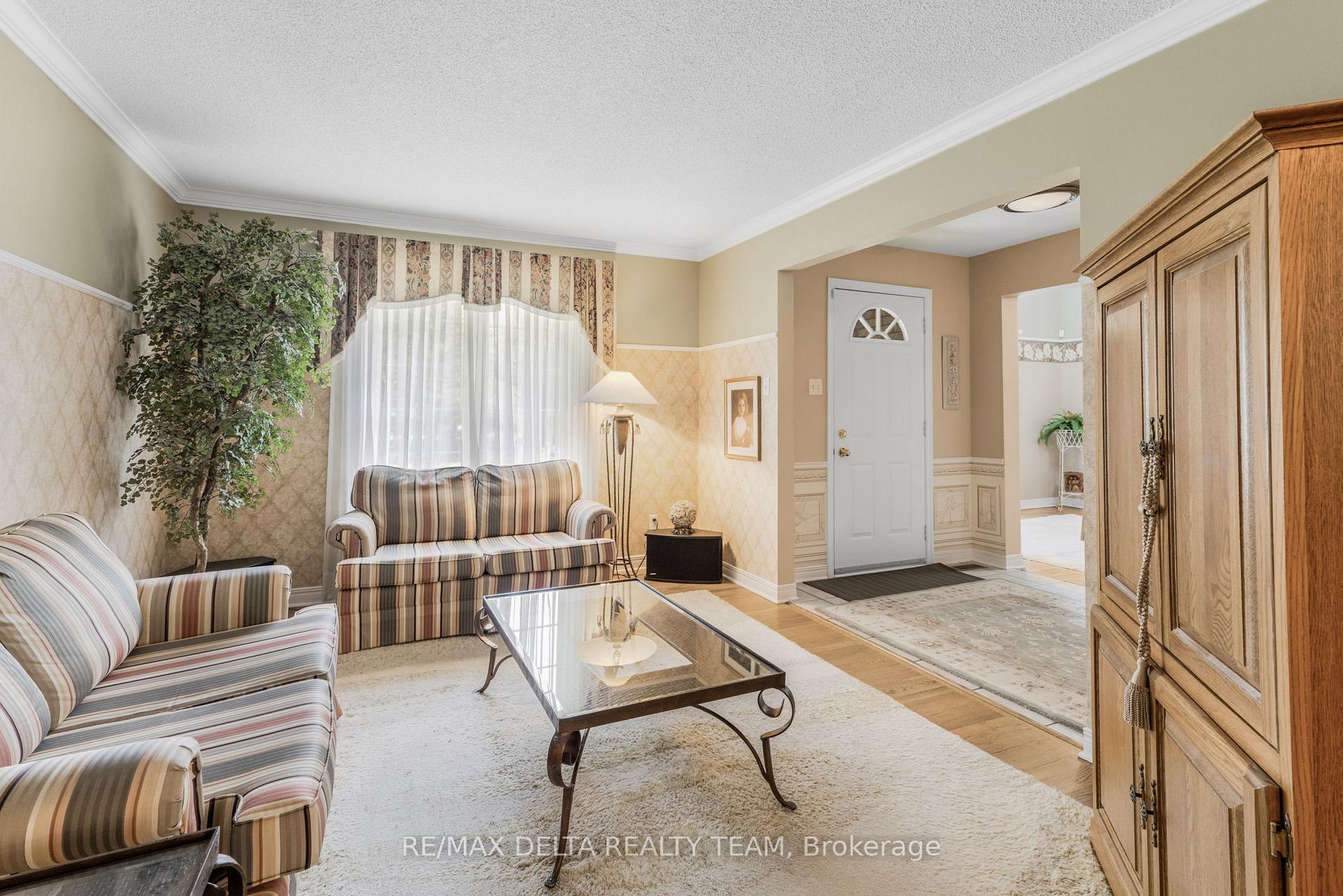 Photo 7 of 6316 Elkwood Drive, Ottawa, Greely — HOMEH