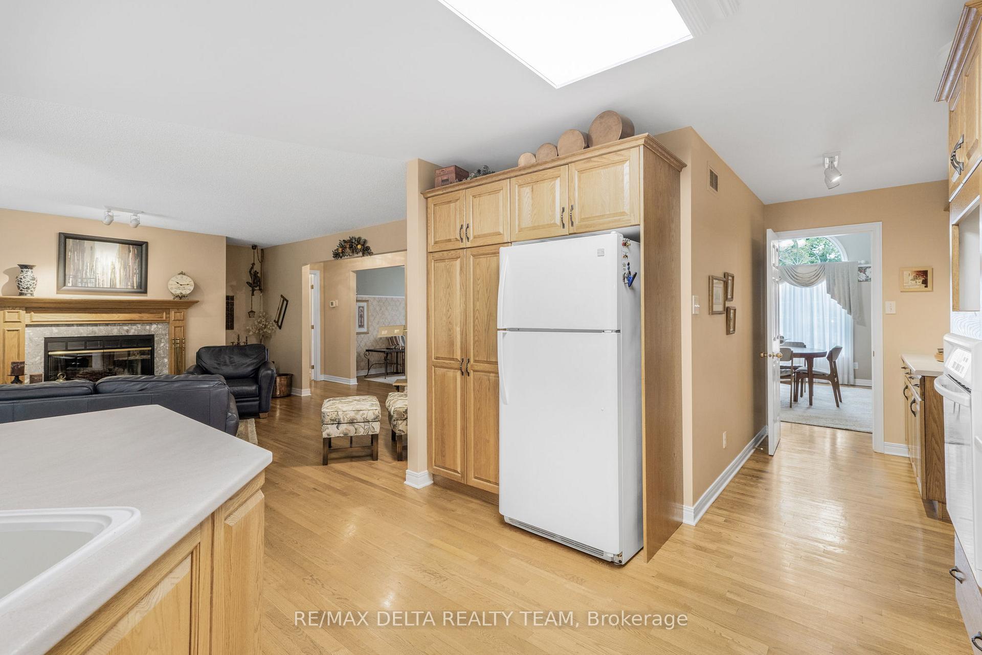 Photo 10 of 6316 Elkwood Drive, Ottawa, Greely — HOMEH