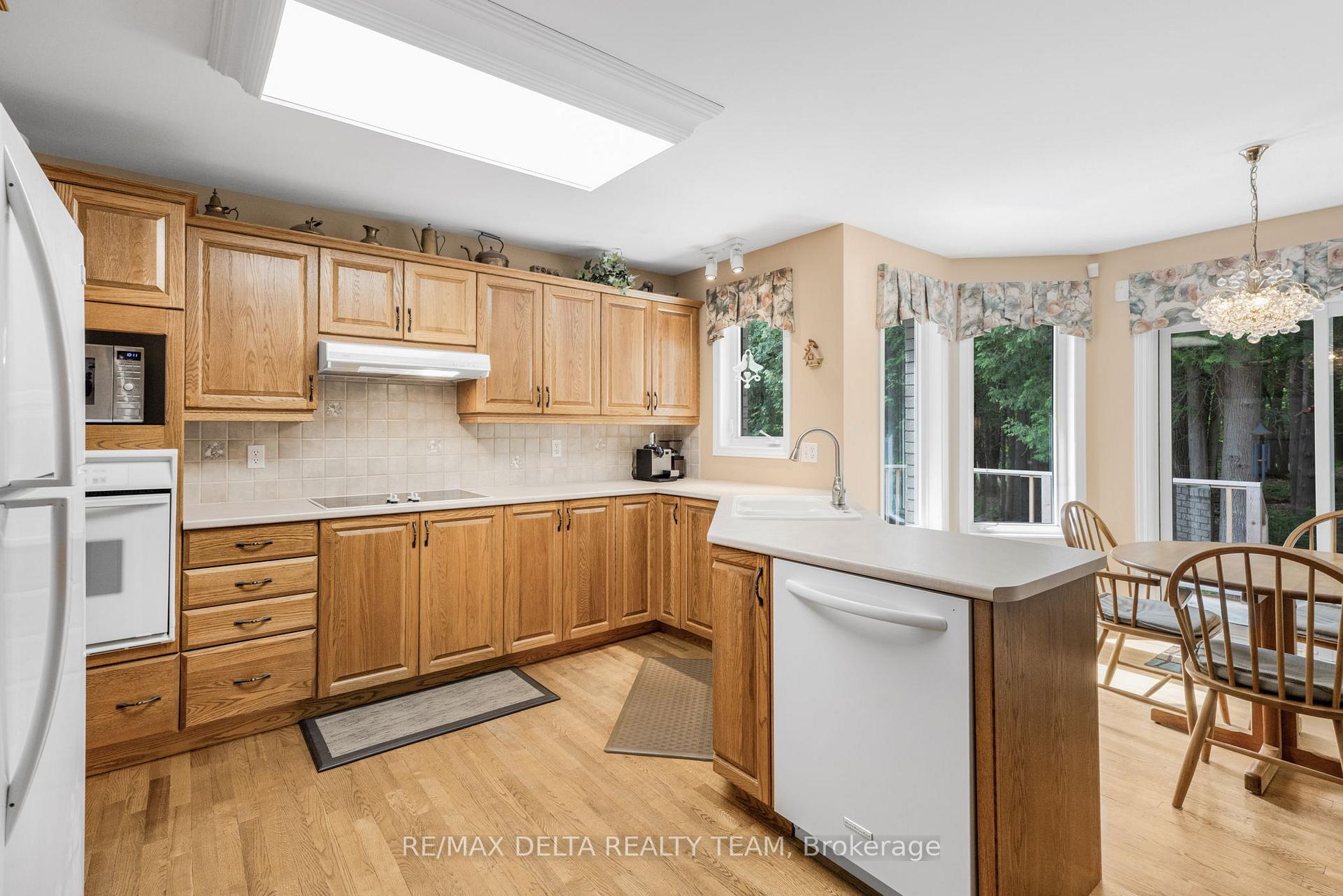 Photo 12 of 6316 Elkwood Drive, Ottawa, Greely — HOMEH